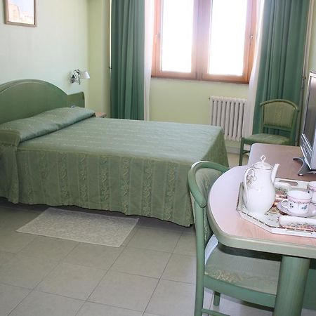 Hotel Grillo نوورو الغرفة الصورة