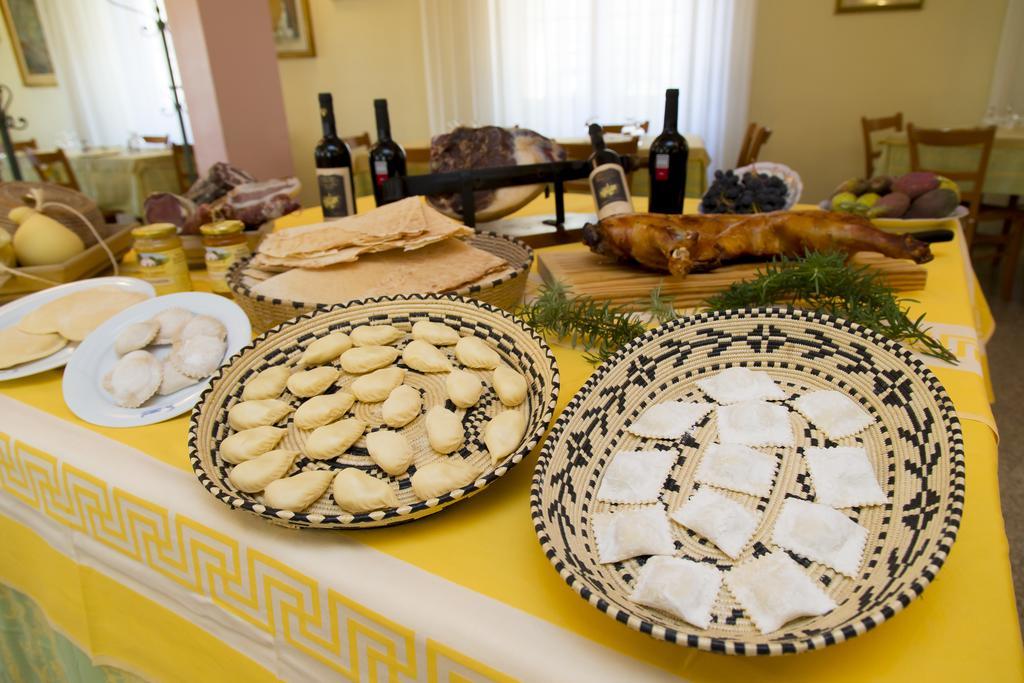 Hotel Grillo نوورو المظهر الخارجي الصورة