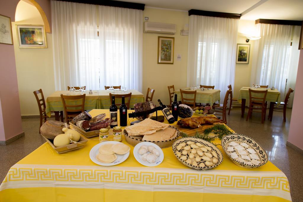 Hotel Grillo نوورو المظهر الخارجي الصورة