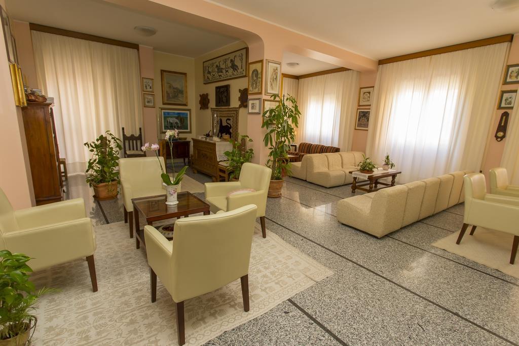 Hotel Grillo نوورو المظهر الخارجي الصورة