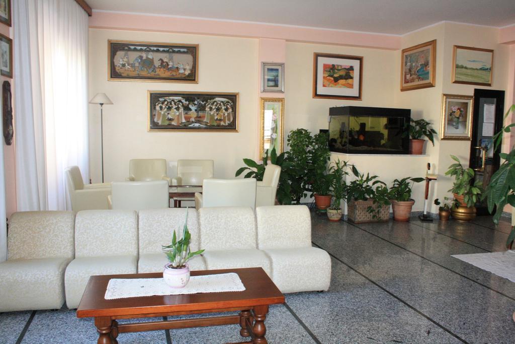 Hotel Grillo نوورو المظهر الخارجي الصورة